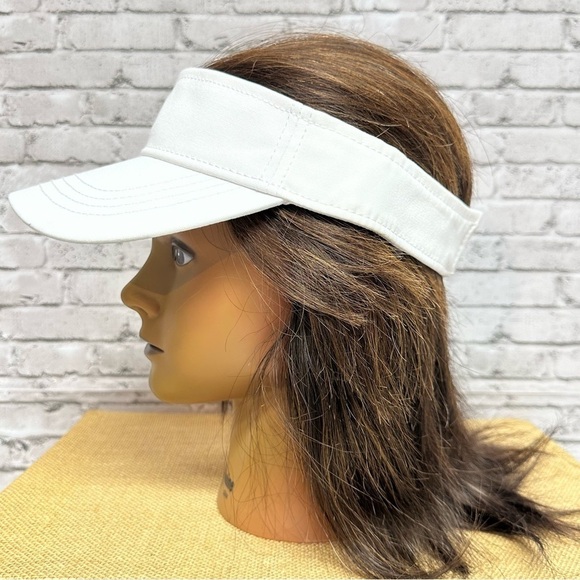 Time and Tru Women's One Size White Twill VISOR Hat Adjustable Sun Cap NEW - Picture 3 of 8